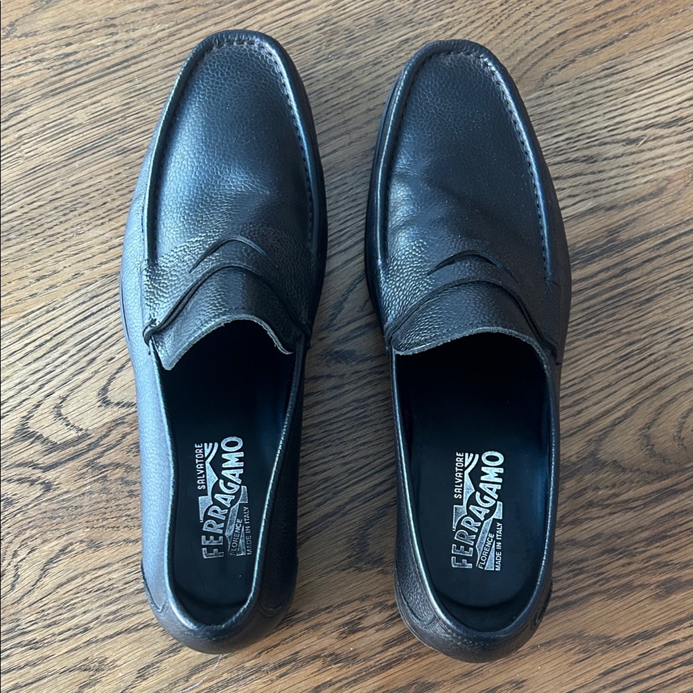 Salvatore Ferragamo Men's Black Leather Loafers